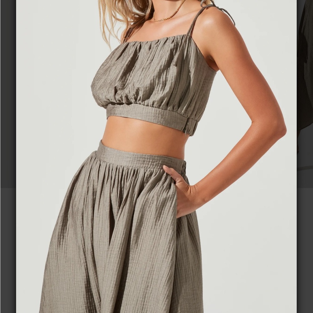 NWT Black ASTR midi skirt to match Terra Bella crop